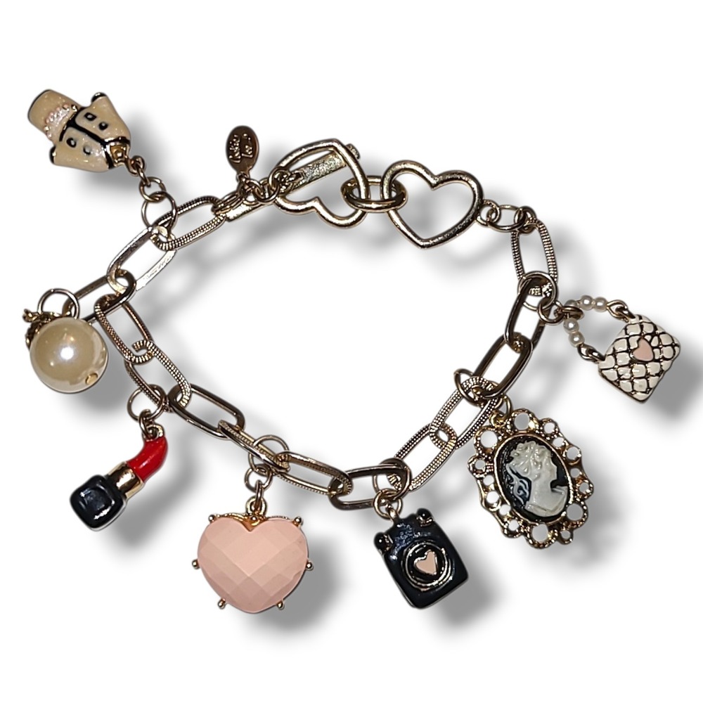 Vintage Cookie Lee Charm Bracelet Gold Tone Heart Camera Lipstick‎ Cameo Dangle